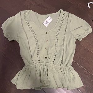 Green Rue21 top size: S